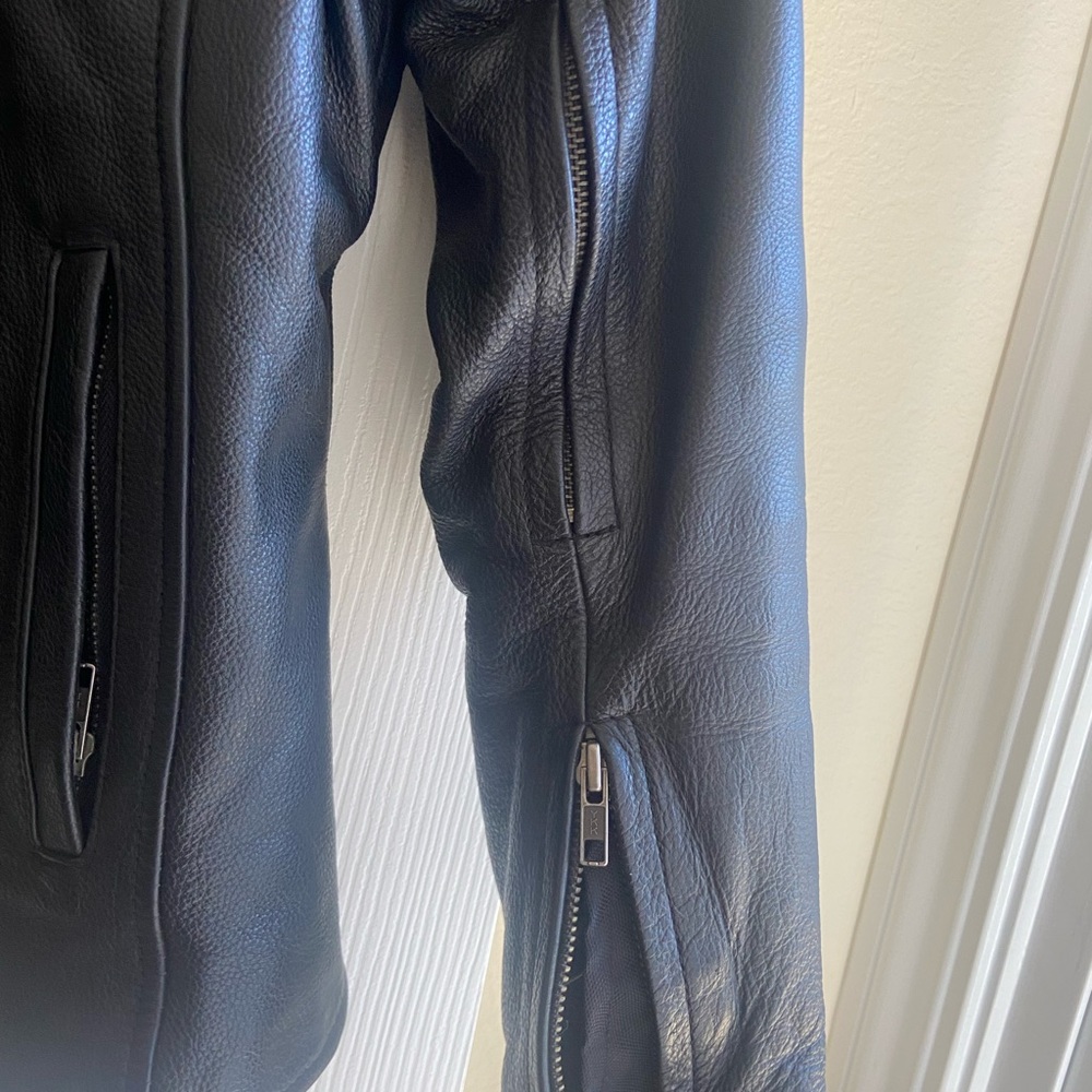Leather jacket - Picture 7 of 7